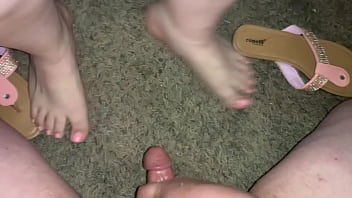 Cumshot on her hot sexy feet