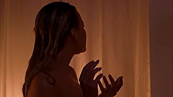 Tania Saulnier: Sexy Shower Girl (Shower Scene) Smallville (French)