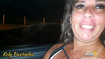 Mamada dentro do Carro Em Plena Rua Dogging com meus f&atildes completo no RED