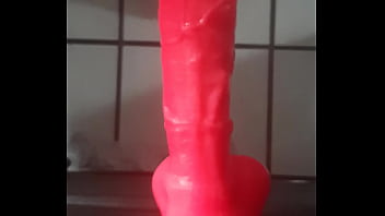 Perforando mi ano con mi dildo rosado