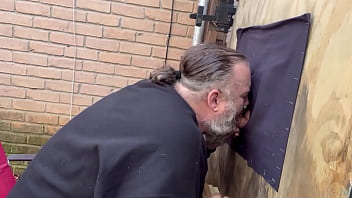 Gloryhole sucking