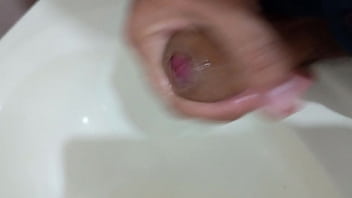 Polla sin cortar, sacando leche, quien quiere?