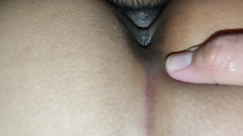 Nalgona penetrada luciendo su culo amateur