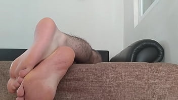 feet eager to lick