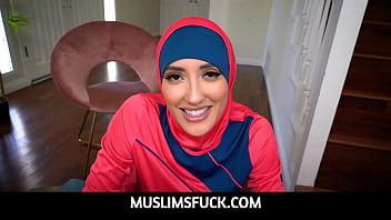 MuslimsFuckHijab Wearing Hottie Fucks Landlord To Pay The Rent Chloe Amour